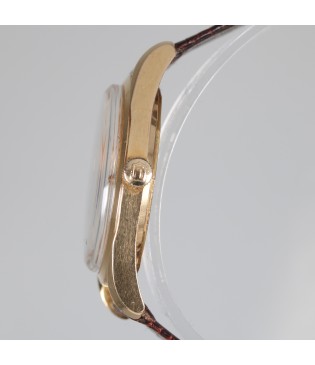 Universal Geneve Polerouter Oro